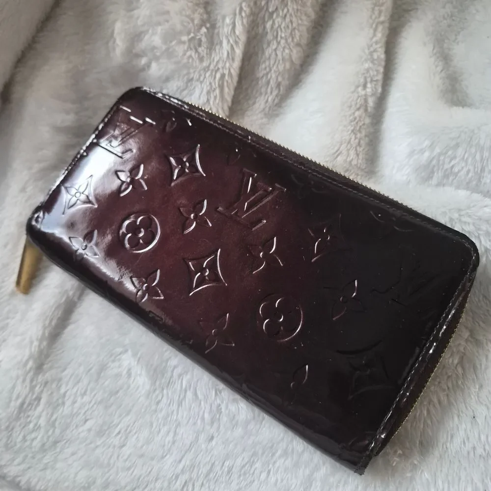 Authentic Louis Vuitton Monogram Vernis Patent Leather Rouge Fauviste Zip Wallet